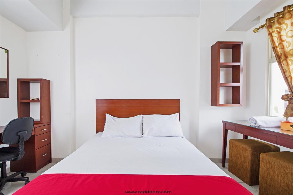 Reddoorz Apartment @ Margonda Residence Depok Esterno foto