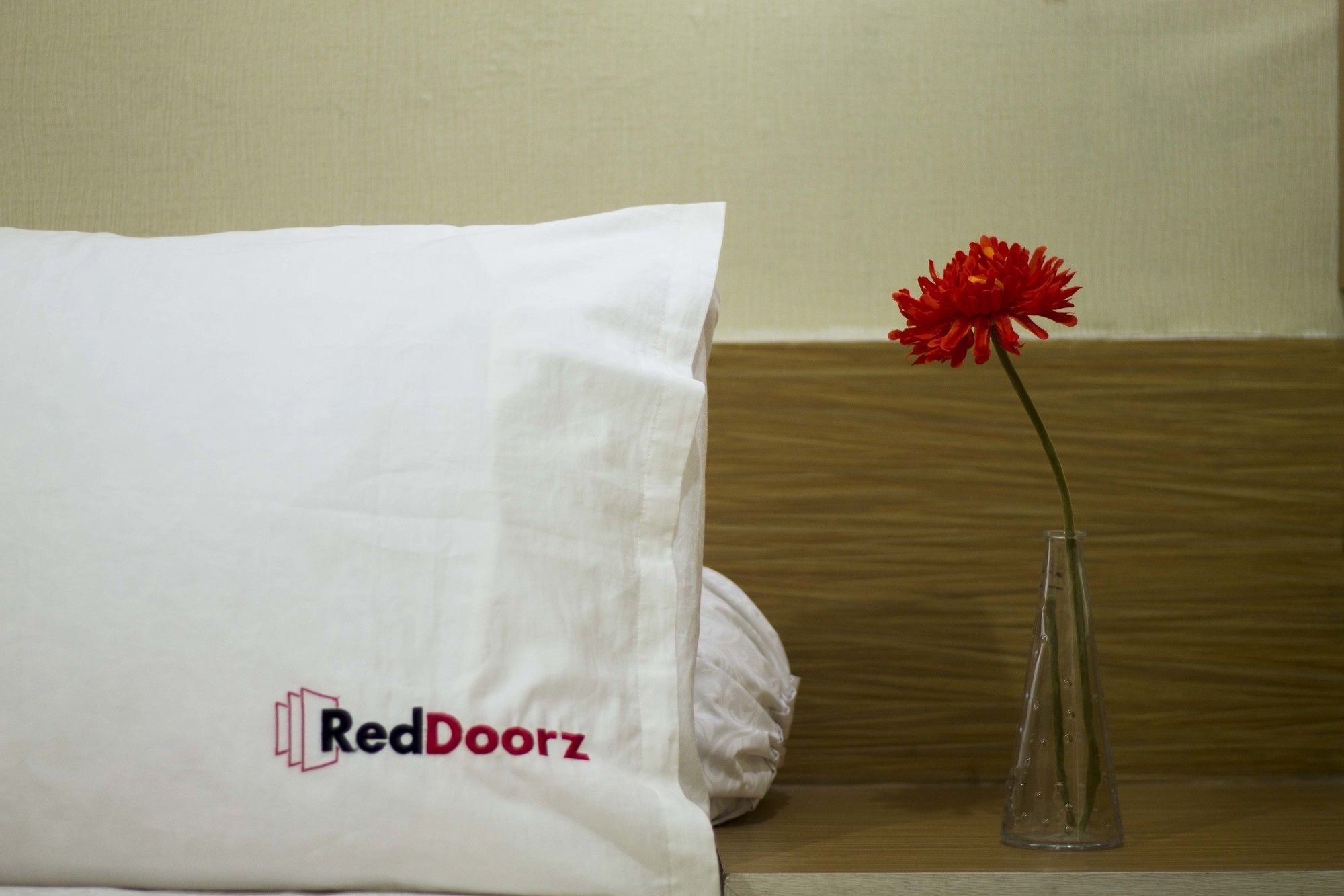 Reddoorz Apartment @ Margonda Residence Depok Esterno foto