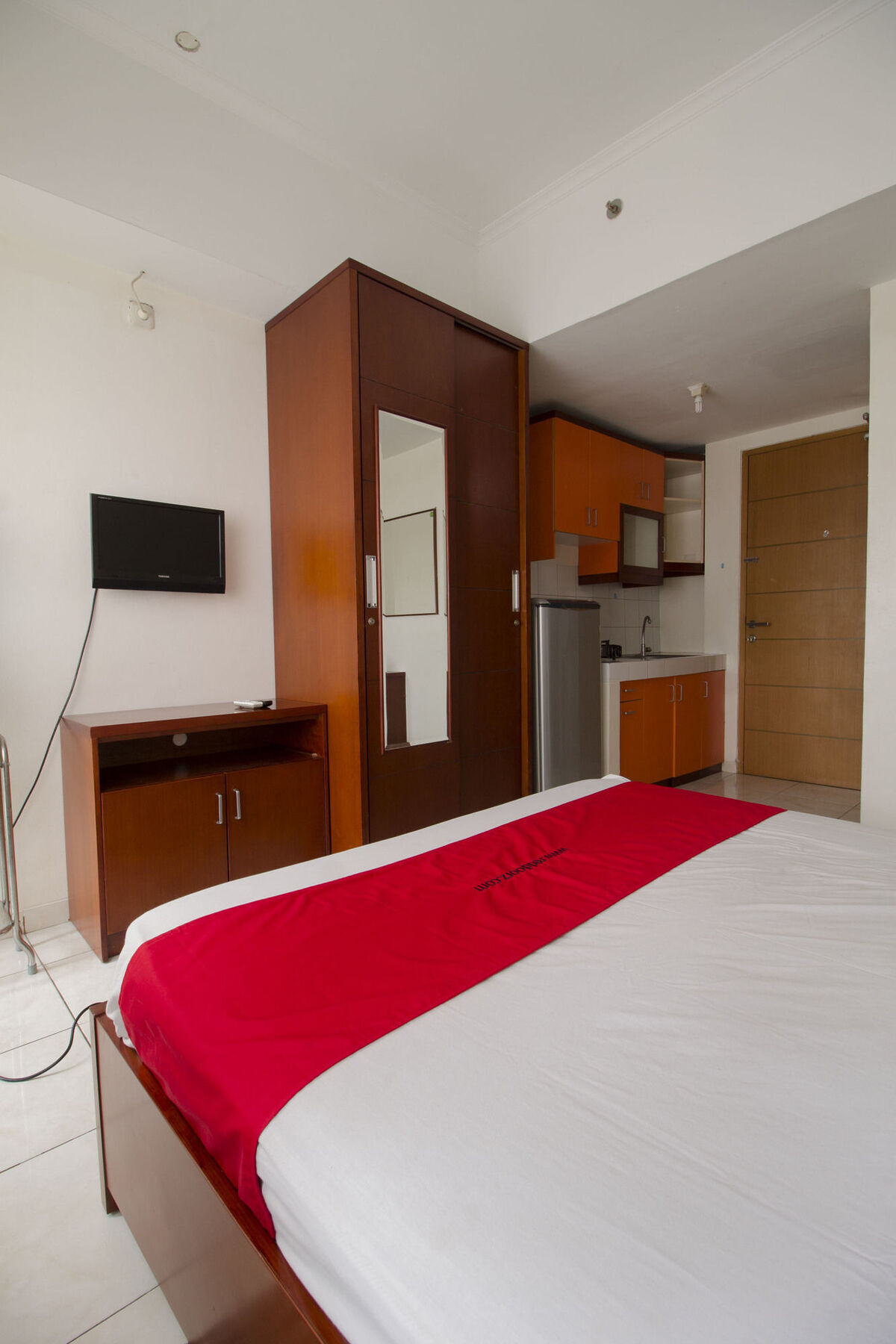 Reddoorz Apartment @ Margonda Residence Depok Esterno foto