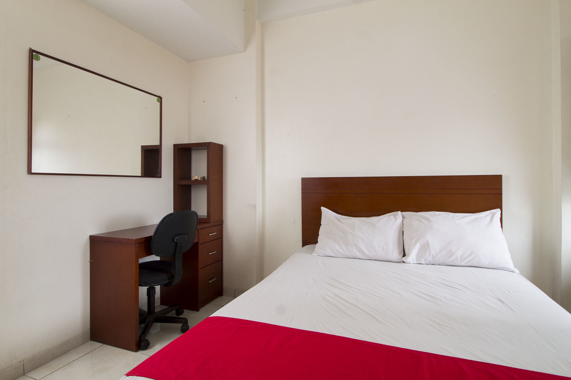 Reddoorz Apartment @ Margonda Residence Depok Esterno foto