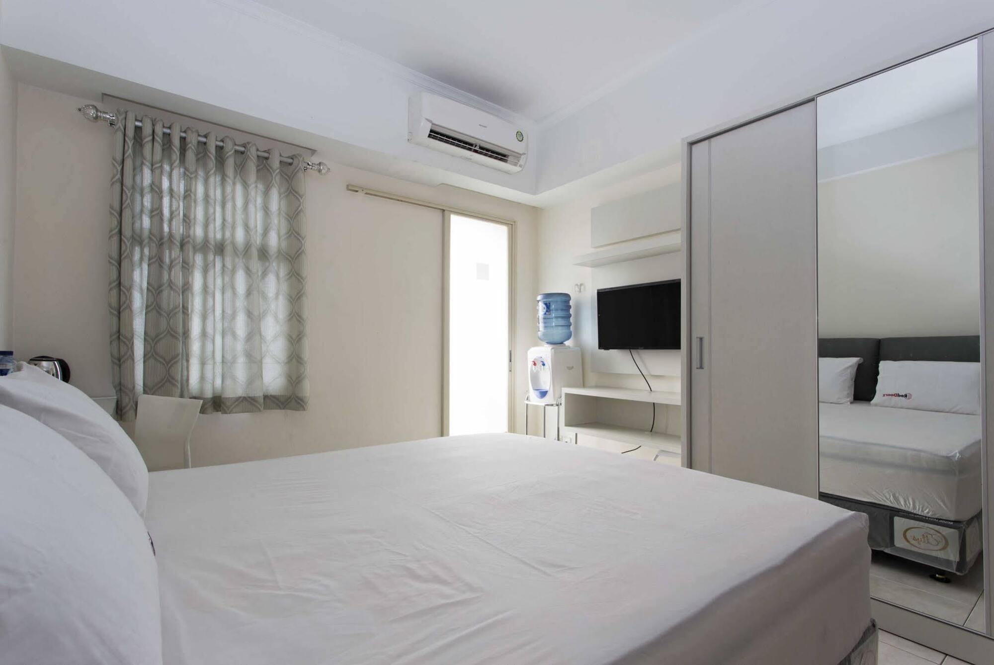 Reddoorz Apartment @ Margonda Residence Depok Esterno foto