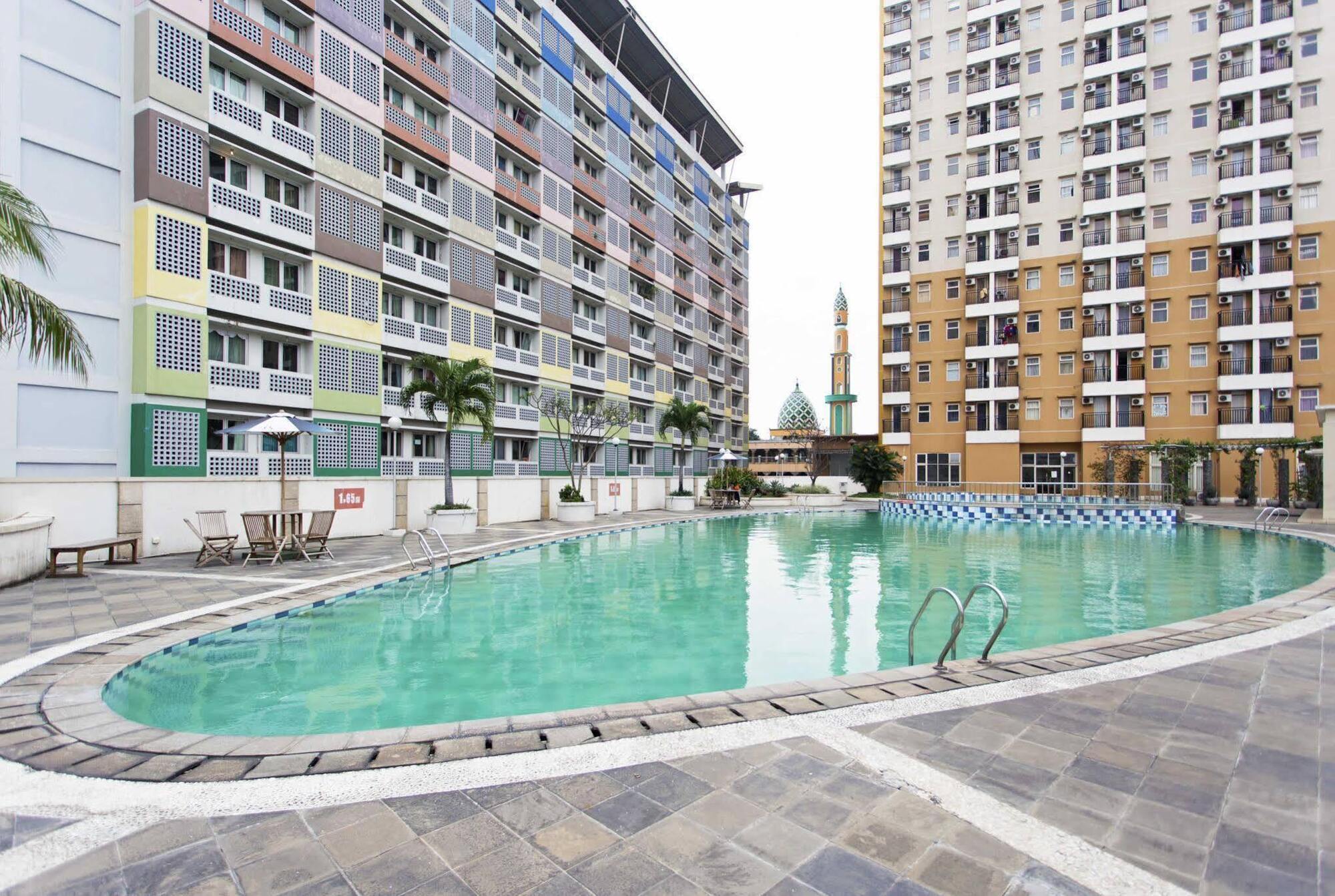 Reddoorz Apartment @ Margonda Residence Depok Esterno foto